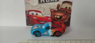 TRANSFORMING LIGHTNING MCQUEEN