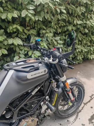 Husqvarna Svartpilen 125 Negra/Gris