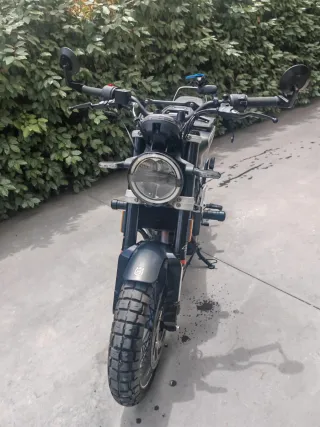 Husqvarna Svartpilen 125 Negra/Gris