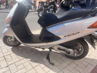 Honda Lead 100cc Plata