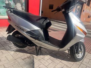Honda Lead 100cc Plata