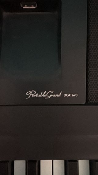 Yamaha DGX-670 Portable Grand Pianoforte