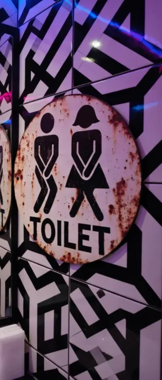 Cartello metallico da bagno