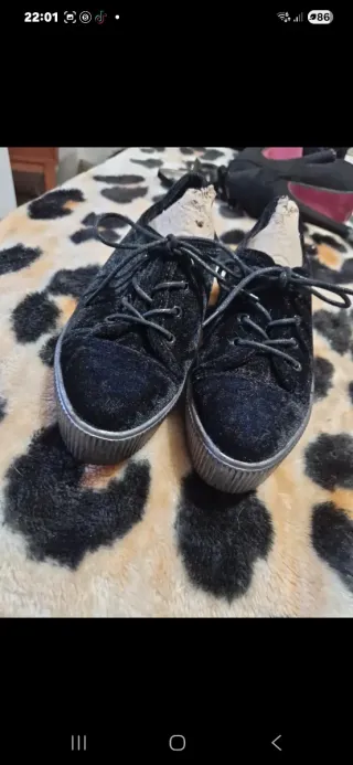 Zapatos de terciopelo negros mujer