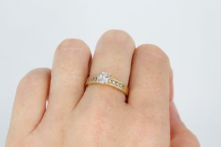 Solitario De Oro De 18K.. Ref: 007-01-00572