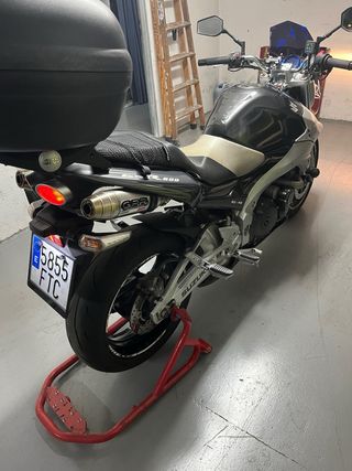 Suzuki GSR 600 Naked Manual