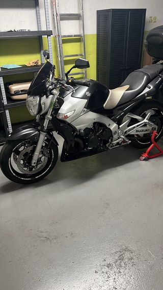 Suzuki GSR 600 Naked Manual