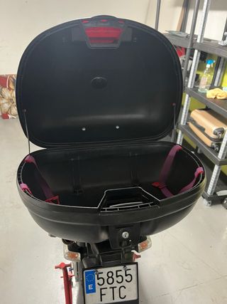 Suzuki GSR 600 Naked Manual