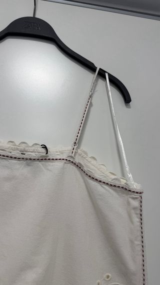 Top blanco bordado talla M