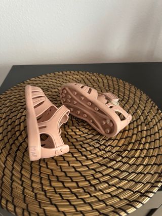 Cangrejeras rosas para bebé Igor talla 21