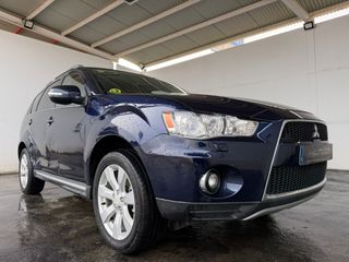 MITSUBISHI OUTLANDER 4WD 220 DI-D MOTION 156CV 7PZ