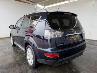 MITSUBISHI OUTLANDER 4WD 220 DI-D MOTION 156CV 7PZ