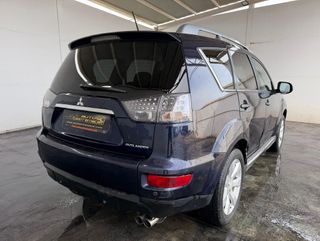 MITSUBISHI OUTLANDER 4WD 220 DI-D MOTION 156CV 7PZ