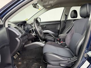 MITSUBISHI OUTLANDER 4WD 220 DI-D MOTION 156CV 7PZ