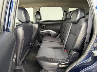 MITSUBISHI OUTLANDER 4WD 220 DI-D MOTION 156CV 7PZ