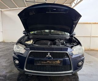 MITSUBISHI OUTLANDER 4WD 220 DI-D MOTION 156CV 7PZ