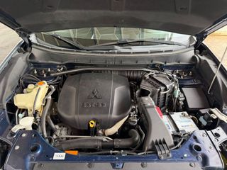 MITSUBISHI OUTLANDER 4WD 220 DI-D MOTION 156CV 7PZ