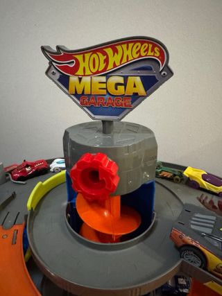 Hot Wheels Mega Garage Set