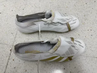 Botas Fútbol Adidas Predator Blancas Doradas