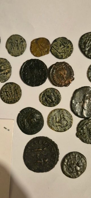 Lote 26 monedas emperadores romanos