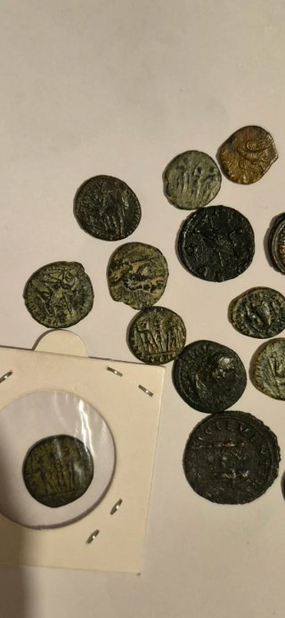 Lote 26 monedas emperadores romanos