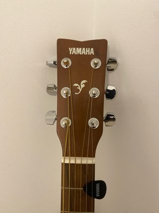 Guitarra Acústica Yamaha