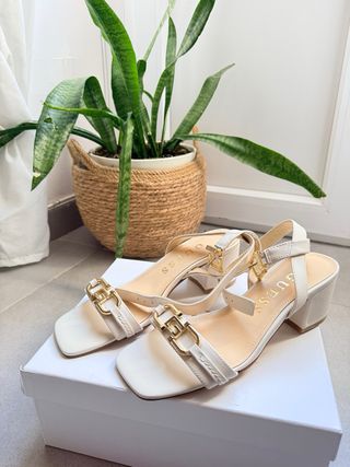 Sandalias Guess Beige Talla 38