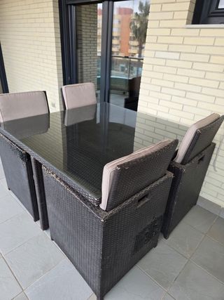 Mesa Terraza Cristal y 4 Sillones