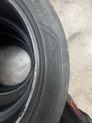 Neumáticos Goodyear 235/45/18 94W