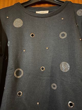 Felpa Twinset nera con borchie e occhielli