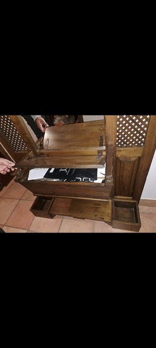 Mueble recibido con espejo