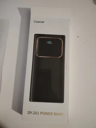 Power Bank Blanca con Borde Dorado