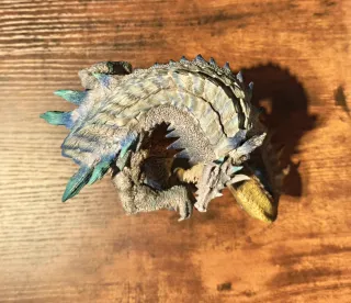 Capcom Creator's Model Ivory Lagiacrus