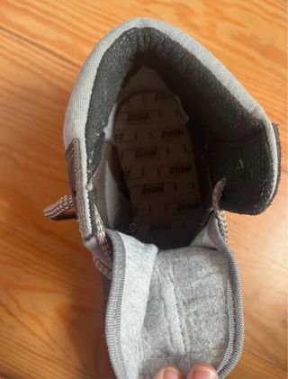 Botas de seguridad marrones y grises