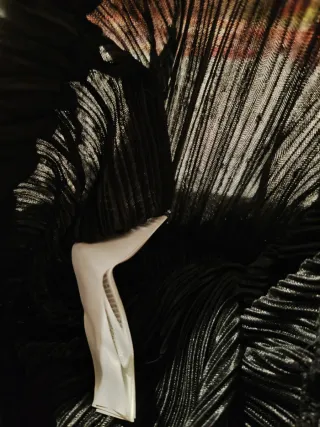 Pantaloni eleganti neri plissettati