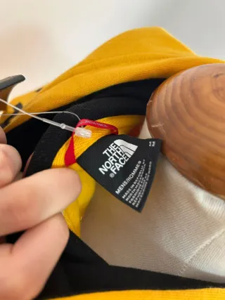 Sudadera The North Face mostaza