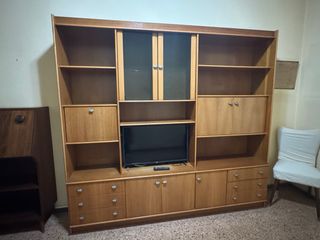 Estantería de salón madera y cristal