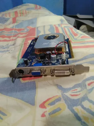 Tarjeta Gráfica Asus PCI Express 512MB