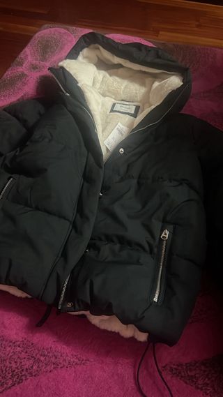 Chaqueta Hollister Negra Talla L Mujer cuesta 109€