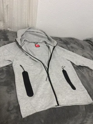 Sudadera Nike Tech Gris