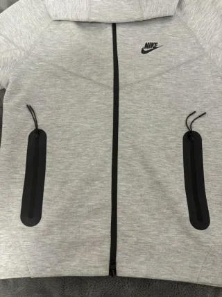 Sudadera Nike Tech Gris