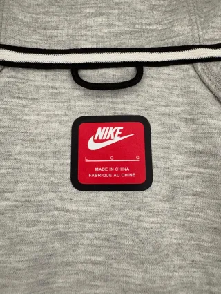 Sudadera Nike Tech Gris