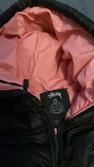 Casaco Stussy Puffer Preto Rosa
