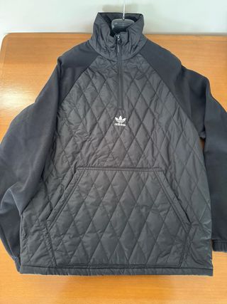 Sudadera acolchada Adidas negra