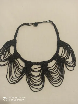 Collar de cuentas hecho a mano.