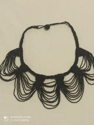 Collar de cuentas hecho a mano.