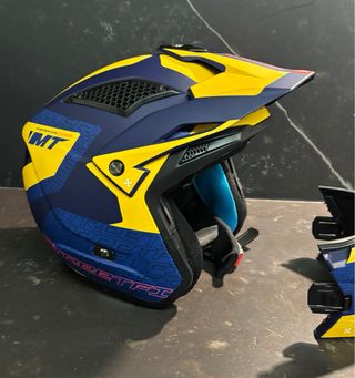 Casco MT StreetFighter