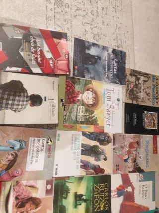 Libros juveniles en varios idiomas