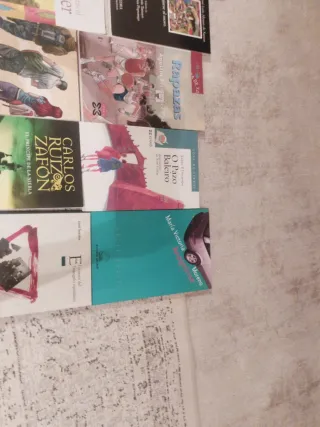 Libros juveniles en varios idiomas