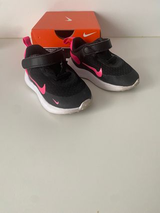 Nike Scarpe Bambina Nero/Rosa Taglia 6c